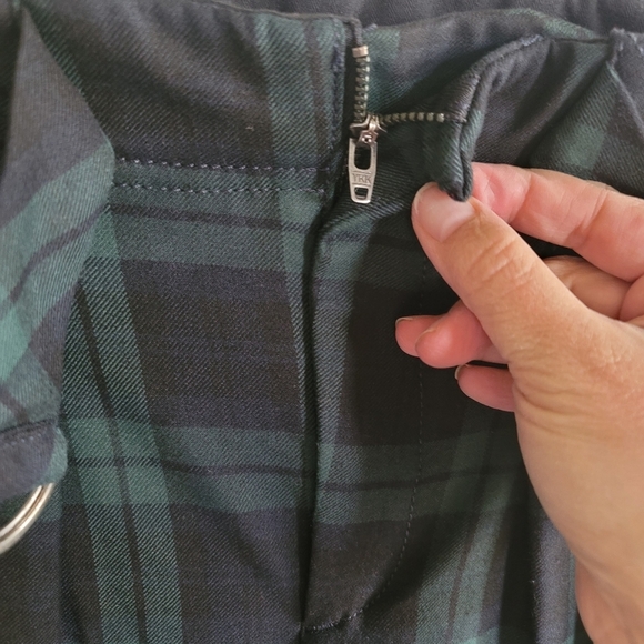 Free People, Relaxed Slim Cargo Pants, in Green Combo, Size 4 - Picture 11 of 14